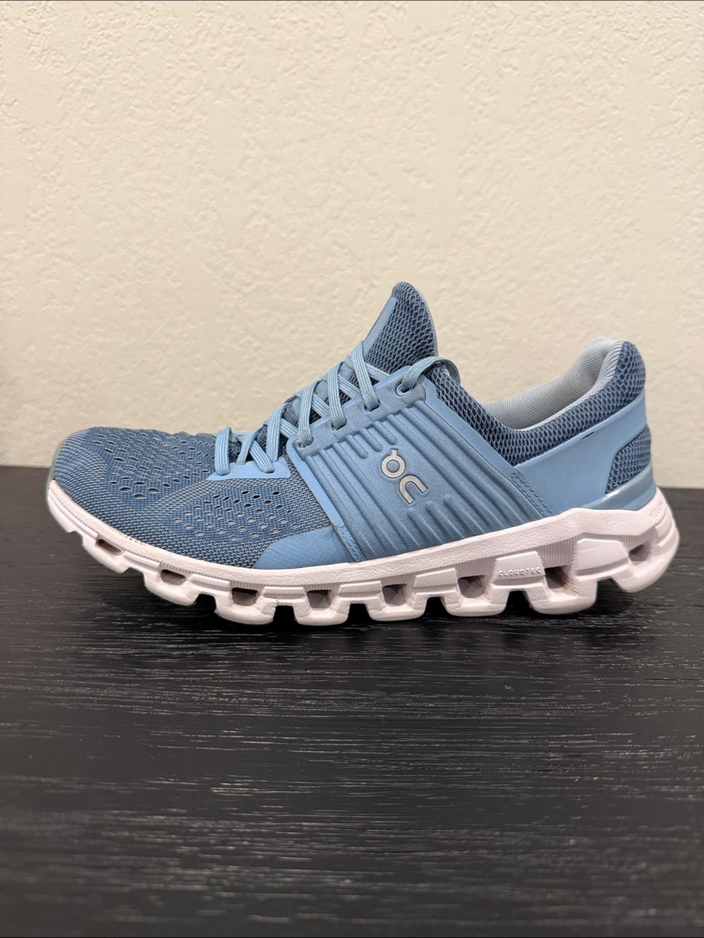 On Running Cloud Women's Size 8 Running Shoe in Sky Blue